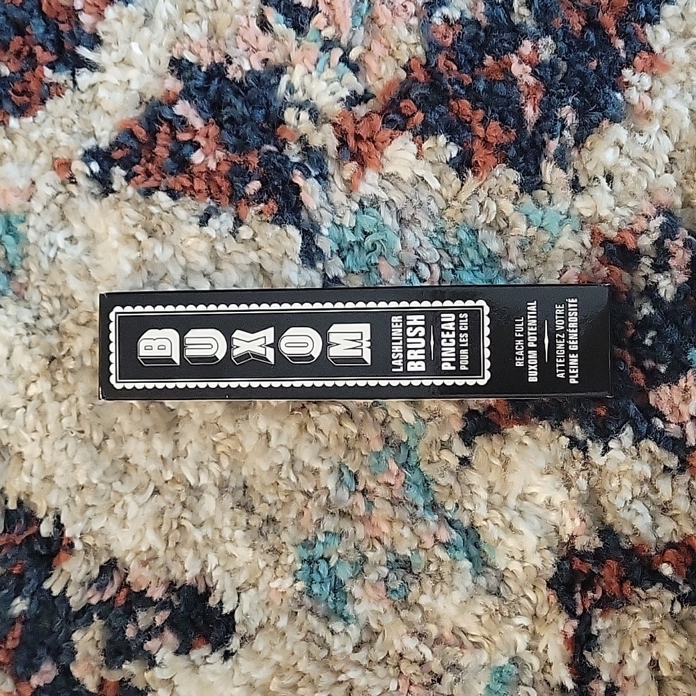 Buxom lashliner brush